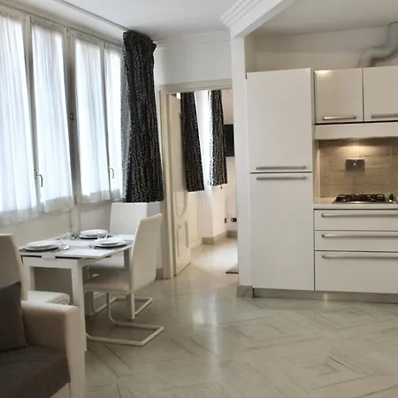 Lägenhet Trevi Fountain & Spanish Steps Rom